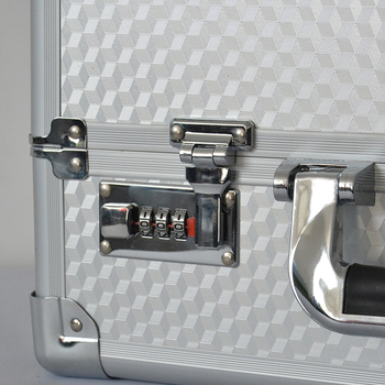 Alumíniumötvözetes hordozható szerszámtároló doboz zárható – Többfunkciós tok eszközök, műszerek és smink számára