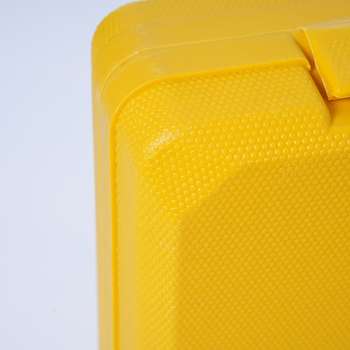 Légfúvással formázott műanyag szerszámtartó, kézben tartható, belső bevonattal, multifunkcionális tároló