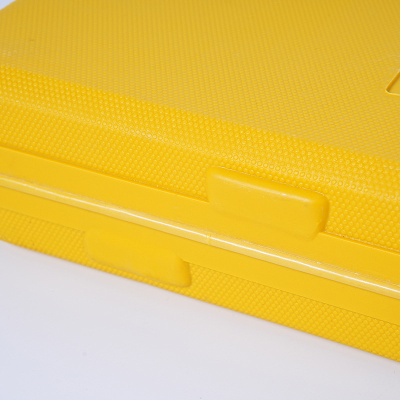 Légfúvással formázott műanyag szerszámtartó, kézben tartható, belső bevonattal, multifunkcionális tároló