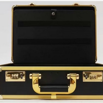 Fodrászati eszközök alumínium ötvözetű koffer — ütésálló tároló moduláris rekeszekkel