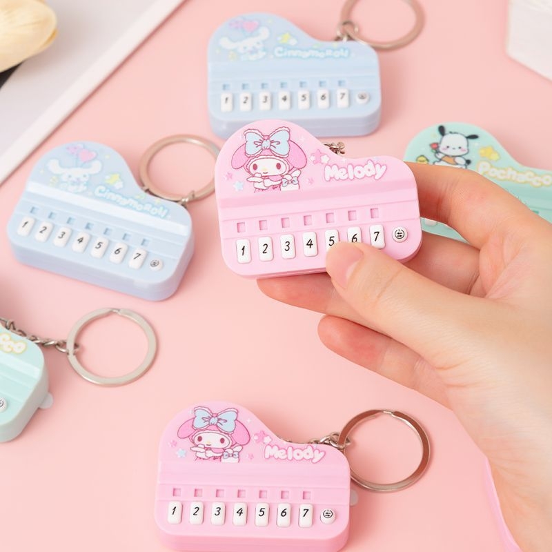 Mini privjesak za ključeve s osvijetljenom zagonetkom, ručna elektronička orguljica igračka, privjesak za torbu (plastika)