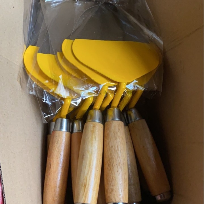 Rozsdamentes acél glettvas vakoláshoz, falakhoz és csempézéshez; vastagabb penge a simításához