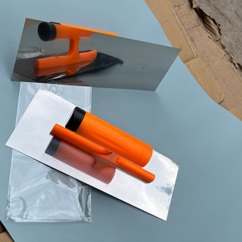 Glettelő kés műanyag fogantyúval és rozsdamentes acél pengével, márka Kairuite, modell Flat Knife, építőipari glettelésre