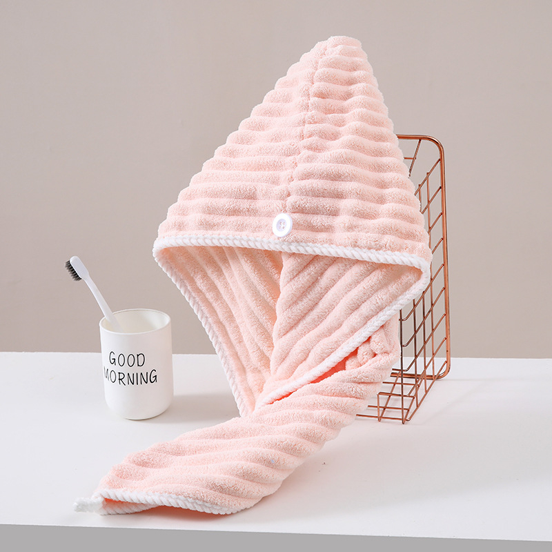 Hullám mintázatú hajszárító sapka korall plüsselből (Anyag: korall plüss; Kategória: hajszárító sapka; Feldolgozás: szegélyezés; Súly: 80–99 g)