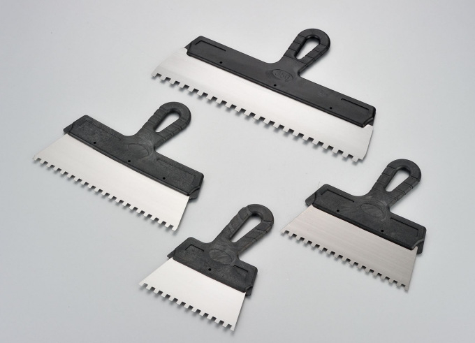 Fogazott glettkés rozsdamentes acél penge és műanyag markolattal, glettelő készlet sorozat, kód Xf-b016