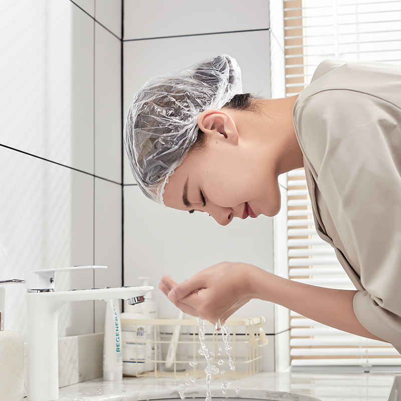 Egyszer használatos PE fürdősapka általános használatra – logó nélkül, testreszabás nélkül