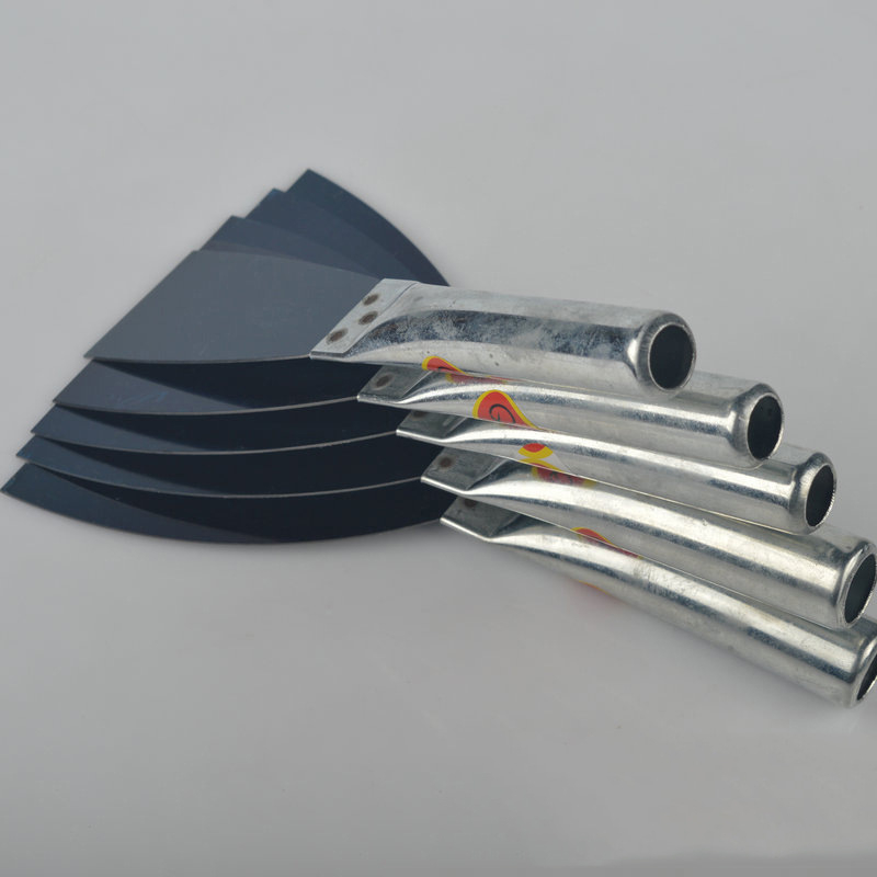 Glettelő kés vas nyéllel és szénacél pengével – architekturális dekorációhoz és mindennapi otthoni használathoz