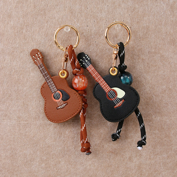 Pandantiv de chitară din PU cu buzunar pentru card și breloc din mărgele – Handmade, accesorii pentru geantă, stil urban modern, lansare toamnă 2025