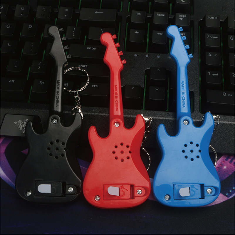 Benefit mala električna gitara privjesak, plastika, klasični stil, poklon spreman