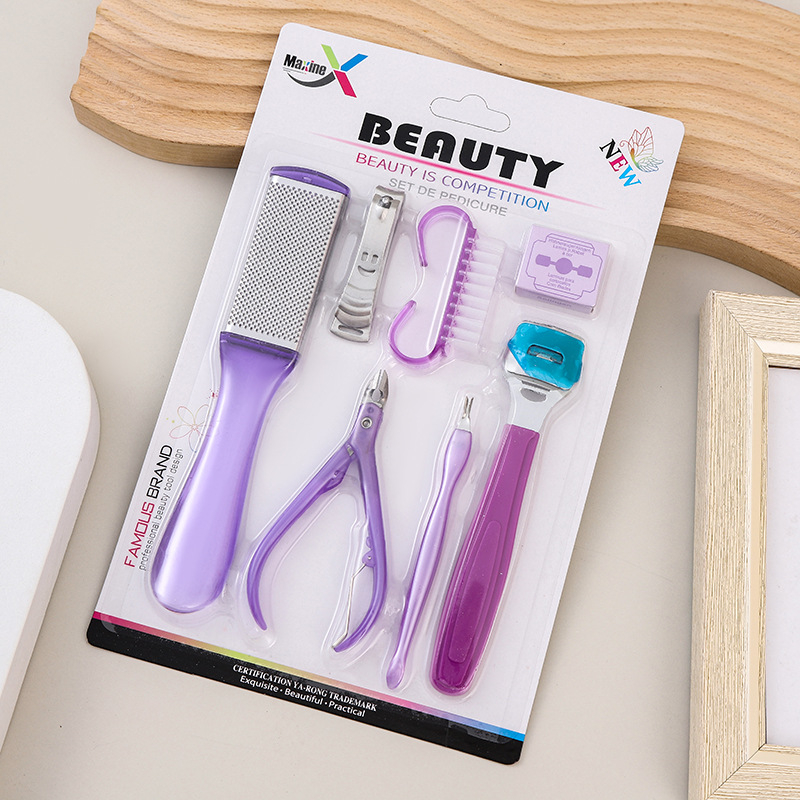 Set de manichiură multifuncțional: unelte pentru unghii cu clește pentru unghii, pila și periuță de curățare; plastic și oțel inoxidabil, 135 piese