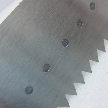 Зъбчат шпакловъчен мистрия за керамични плочки