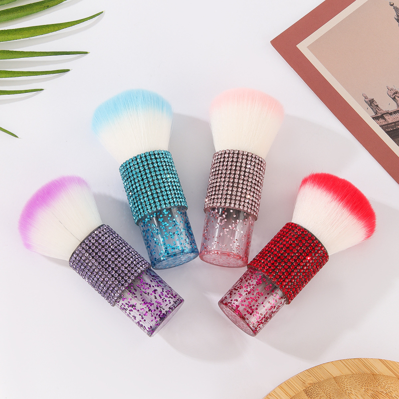 Πινέλο μακιγιάζ με τρίχες νάιλον και πλαστική λαβή, συσκευασία σε κουτί, φορητό