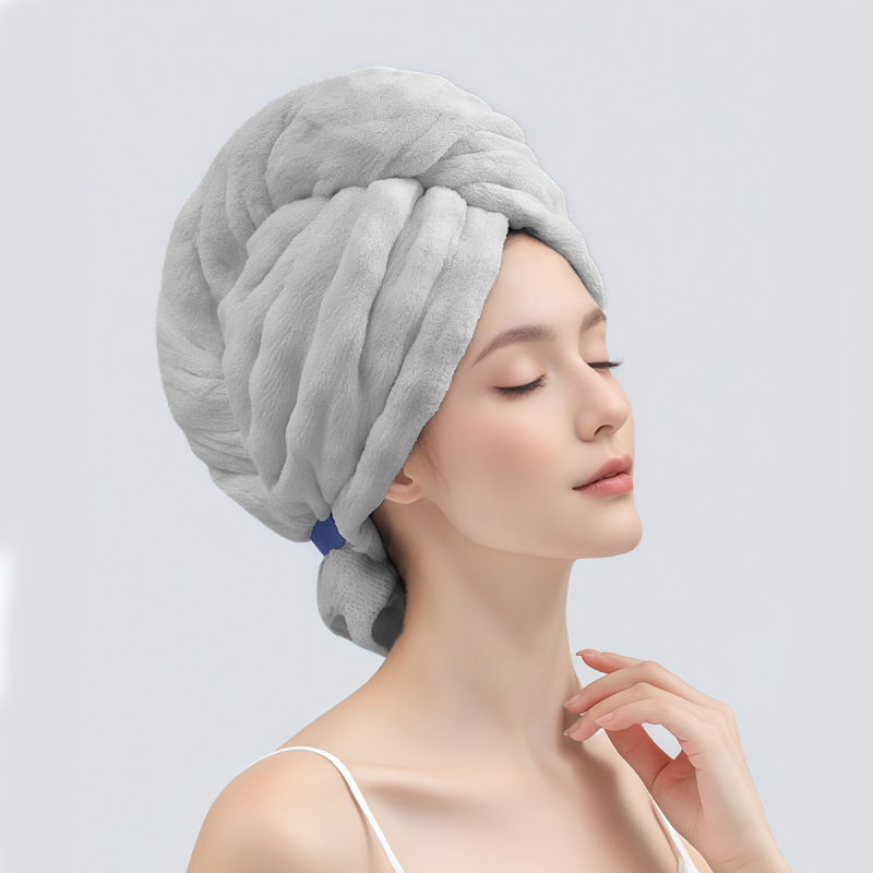 Prosop de păr din fibră ultrafină, 32 fire, greutate 100–119 g, fără scame și fără decolorare.