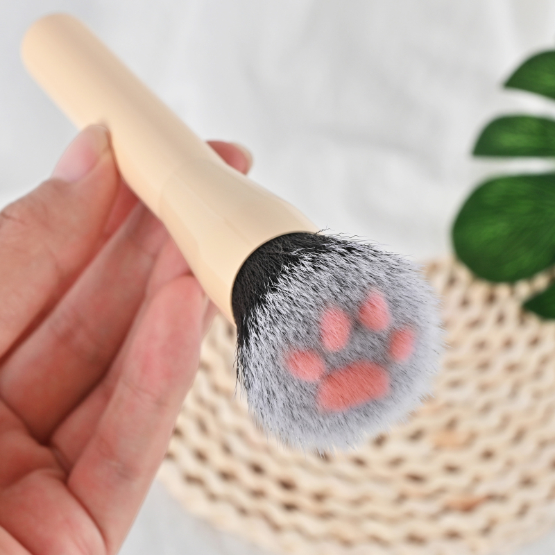 Πινέλο πούδρας – Znybeauty/zonya, συνθετικές ίνες, αλουμινένιο κοντάρι, φορητό, μονή συσκευασία σε OPP σακουλάκι