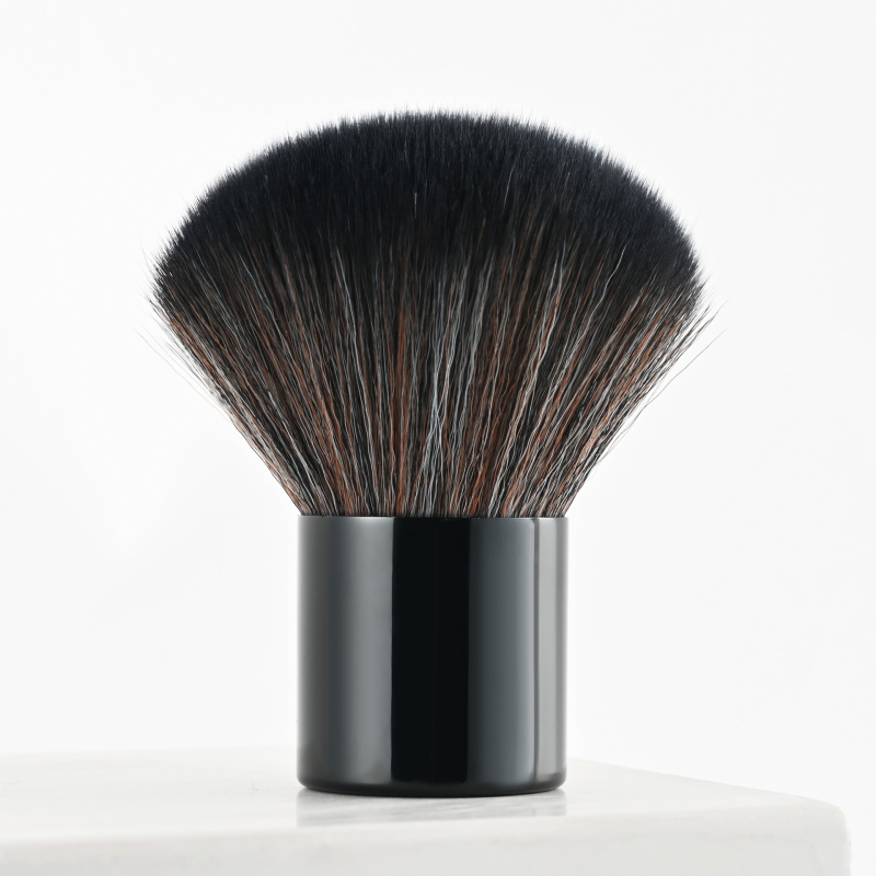 Púder ecset szintetikus szálú sörtével, alumínium nyéllel, rövid nyéllel, tasakos csomagolás, 1 darab