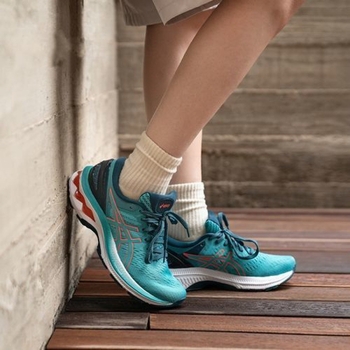 Uniszex sportos cipő, légáteresztő hálós felsőrésszel, ütéscsillapítással, csúszásmentes gumitalppal és könnyű kialakítással