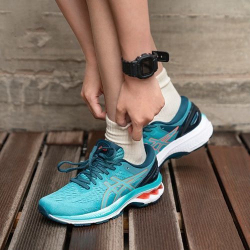 Uniszex sportos cipő, légáteresztő hálós felsőrésszel, ütéscsillapítással, csúszásmentes gumitalppal és könnyű kialakítással