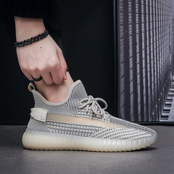 Sportos-casual cipő kókusz designnal, légáteresztő textil felsőrész, TPR talp, középmagas sarok 3–5 cm