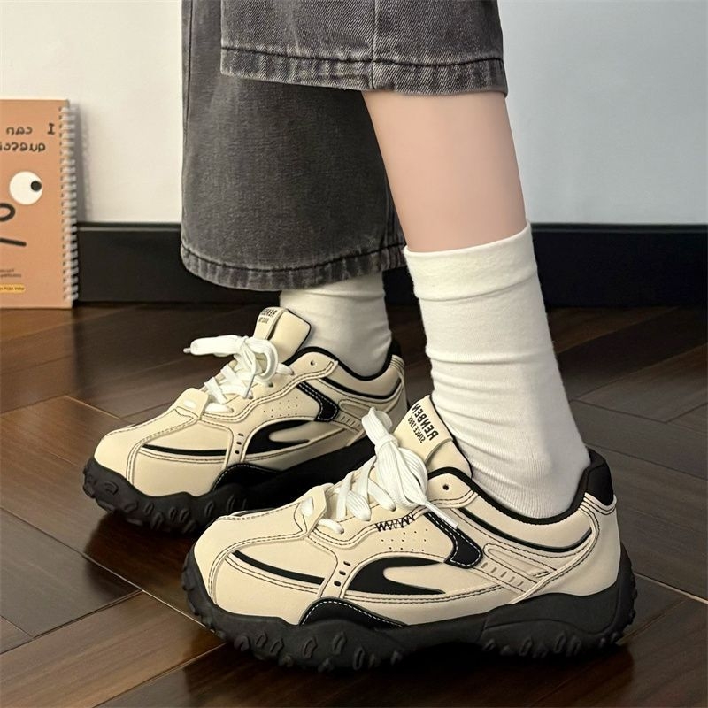 Férfi légáteresztő hálós túrabakancsok fűzőzáras, felső része szintetikus bőrből, PVC talp