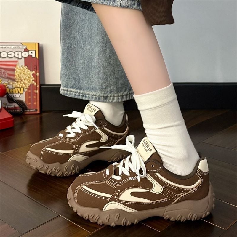 Férfi légáteresztő hálós túrabakancsok fűzőzáras, felső része szintetikus bőrből, PVC talp