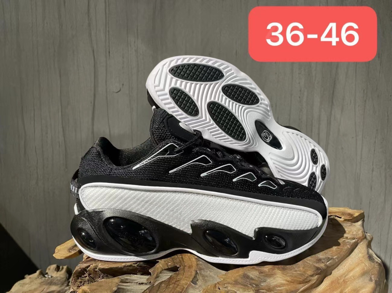 Kanvasz felsőrésszel rendelkező futócipő, középmagass kivitel, kúpos sarokkal és injektált talppal.