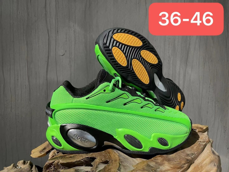 Kanvasz felsőrésszel rendelkező futócipő, középmagass kivitel, kúpos sarokkal és injektált talppal.