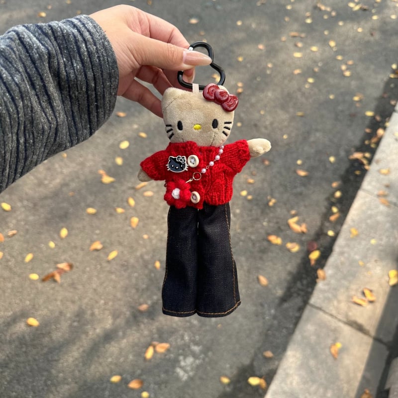 Pandantiv pluș cu pisicuță cu picioare lungi, păpușă–cap de nasturi pentru ghiozdan, posibilitate de a îmbrăca haine, stil desen animat - Origine: Shandong, Procesare semi-manuală, Material: pluș, Iarna 2025