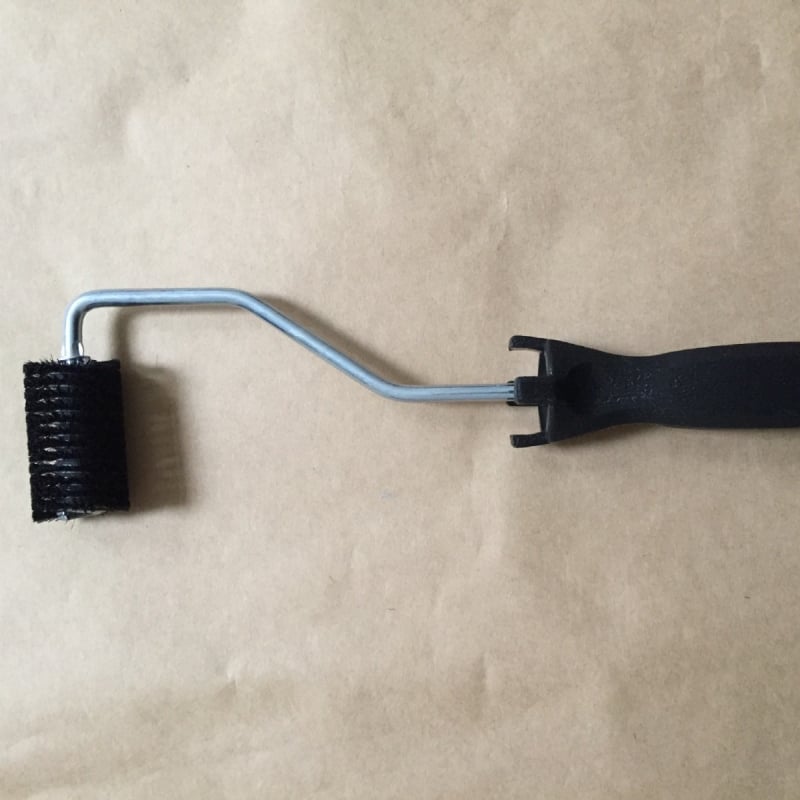 Xinxing rolă de defoaming cu peri – rolă nealimentată, corp din peri; aplicații: palete de turbina eoliană, iahturi, aerospațiu, caroserii auto, rezervoare