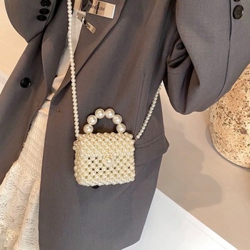 Geantă bucket din acrilic, formă dreptunghiulară, închidere cu cataramă și buzunar pentru documente