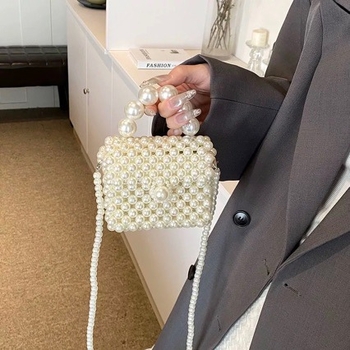 Geantă bucket din acrilic, formă dreptunghiulară, închidere cu cataramă și buzunar pentru documente