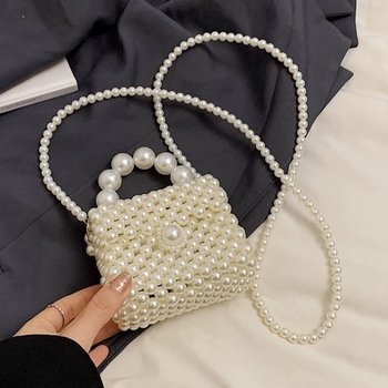 Geantă bucket din acrilic, formă dreptunghiulară, închidere cu cataramă și buzunar pentru documente