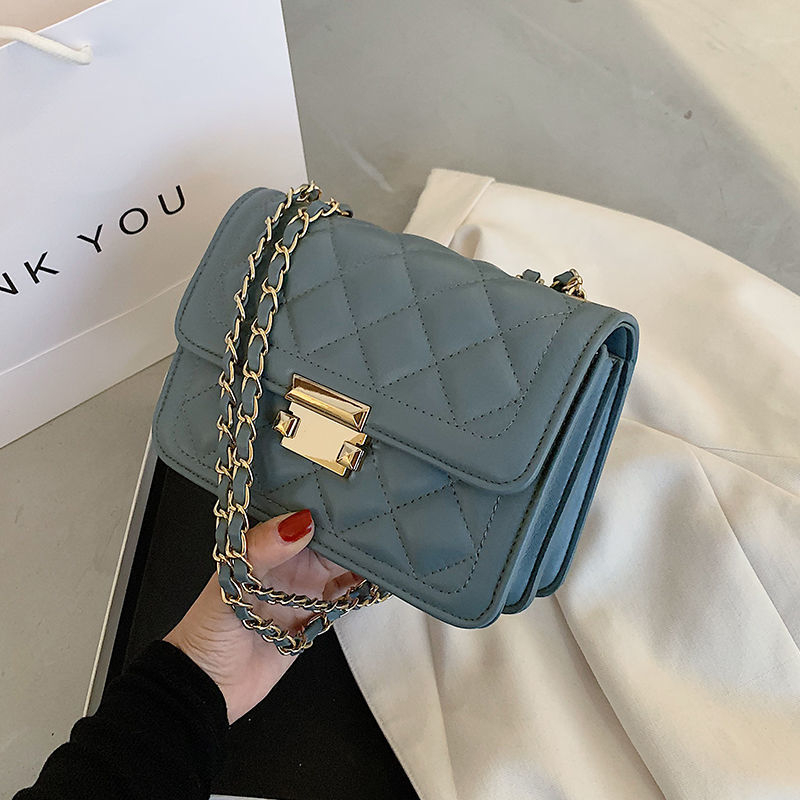 Τσάντα PU με αλυσίδα, crossbody, κάθετο τετράγωνο σχήμα, κλείσιμο με φερμουάρ, εσωτερικά τσεπάκια (με φερμουάρ, θήκη για κινητό, θήκη για ID), αστικός μινιμαλισμός