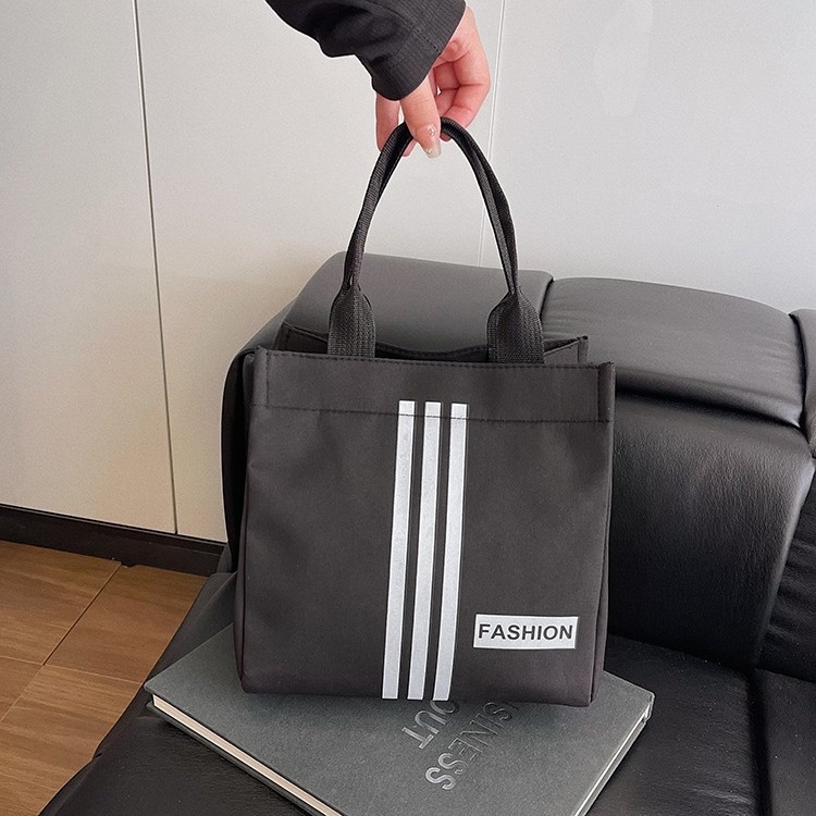 Geantă pentru subraț, nylon, formă pătrată orizontală, deschidere cu capac, căptușeală din poliester, buzunar pentru telefon — Vara 2025