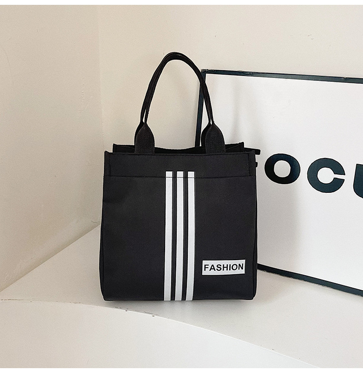 Geantă pentru subraț, nylon, formă pătrată orizontală, deschidere cu capac, căptușeală din poliester, buzunar pentru telefon — Vara 2025