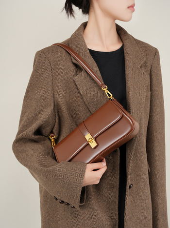 Τσάντα crossbody από γνήσιο δέρμα, οριζόντιο τετράγωνο σχήμα, κλείσιμο με καπάκι, διπλό στρώμα δέρματος, θήκη για κινητό