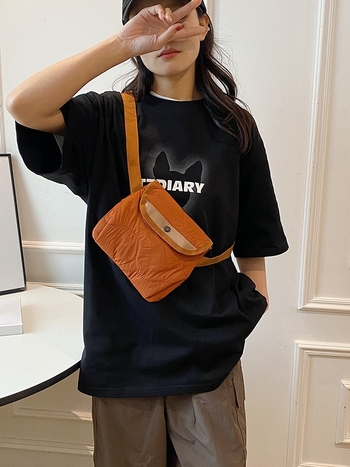 Τσάντα crossbody, ελαφριά κατασκευή από νάιλον, σχέδιο μικρού τετραγώνου, ανοιγμα με μαγνητικό κούμπωμα, επένδυση από νάιλον, Άνοιξη 2024
