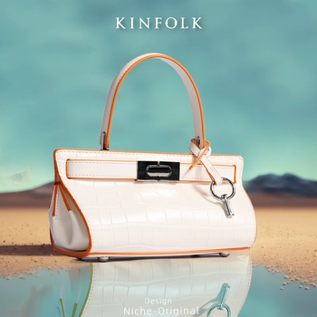 Τσάντα crossbody με κλείσιμο latch, PU υλικό, εξωτερικό σε στυλ shell, οριζόντια τετράγωνη σιλουέτα, εσωτερική τσέπη με φερμουάρ