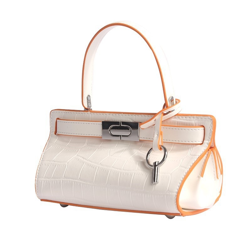 Τσάντα crossbody με κλείσιμο latch, PU υλικό, εξωτερικό σε στυλ shell, οριζόντια τετράγωνη σιλουέτα, εσωτερική τσέπη με φερμουάρ
