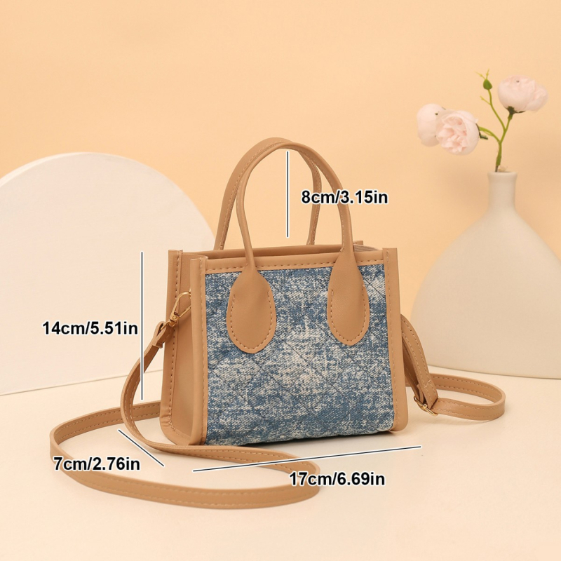 Geantă denim crossbody, simplitate urbană, primăvară 2025, închidere cu fermoar, căptușeală poliester, buzunare interne pentru telefon și buletin, trei curele