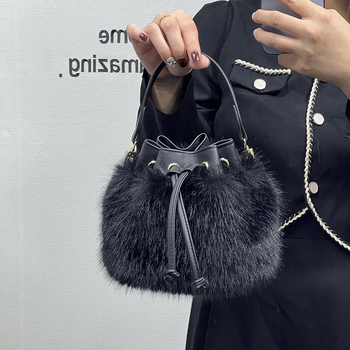 Geantă bucket din pluș pentru femei, stil stradal, formă cilindrică, închidere cu șnur, colecția iarnă 2023