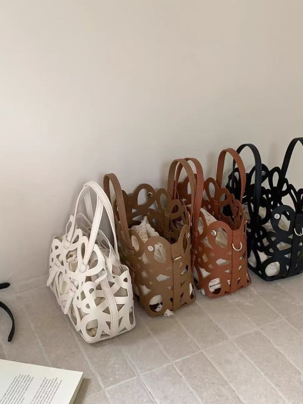 Geantă tip găleată din PU, închidere cu șnur, căptușeală din pânză și buzunar pentru documente, stil stradal