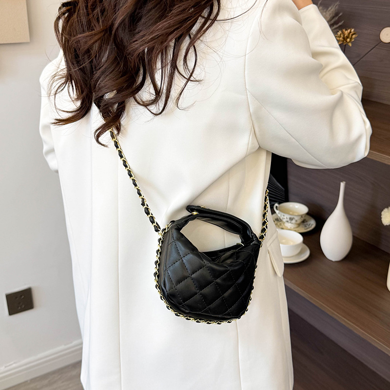 Ženska mini kvilirana torbica s lančanim remenom, PU materijal, gradski stil, vodoravni kvadratni oblik, zatvarač, podstava od poliestera
