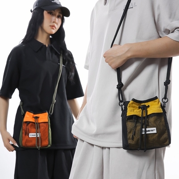 Unisex τσαντα crossbody από νάιλον με κλείσιμο κορδονιού, ελαφρύ, φόδρα από νάιλον, μοτίβο γραμμάτων