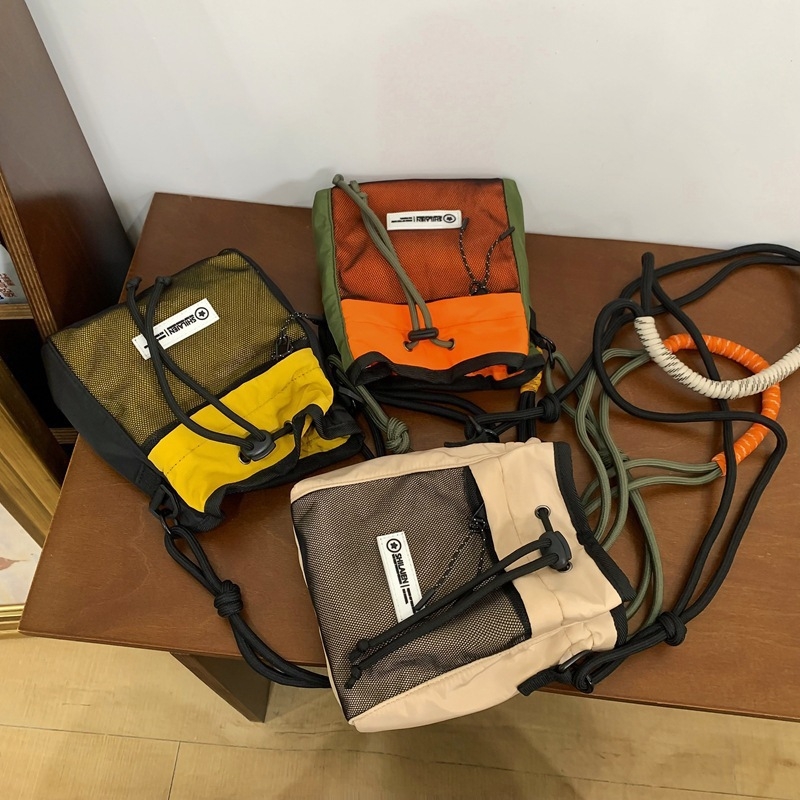 Unisex τσαντα crossbody από νάιλον με κλείσιμο κορδονιού, ελαφρύ, φόδρα από νάιλον, μοτίβο γραμμάτων