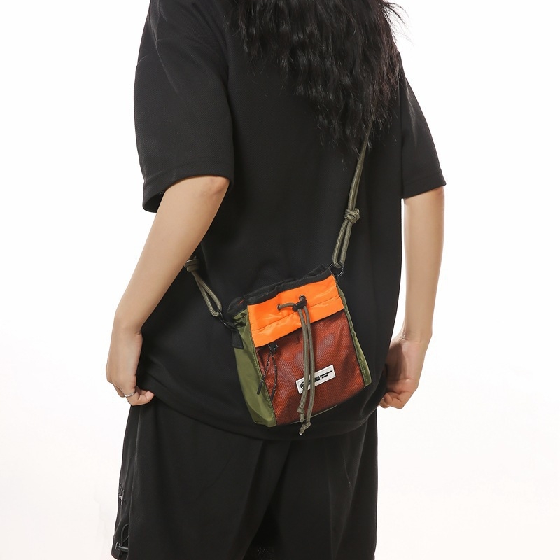 Unisex τσαντα crossbody από νάιλον με κλείσιμο κορδονιού, ελαφρύ, φόδρα από νάιλον, μοτίβο γραμμάτων