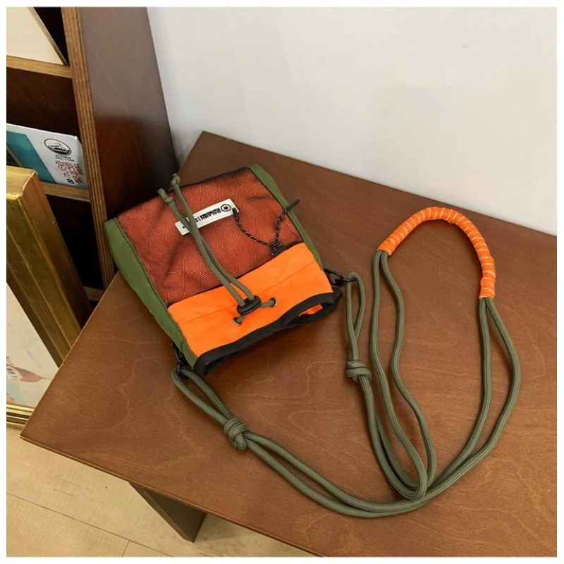 Unisex τσαντα crossbody από νάιλον με κλείσιμο κορδονιού, ελαφρύ, φόδρα από νάιλον, μοτίβο γραμμάτων