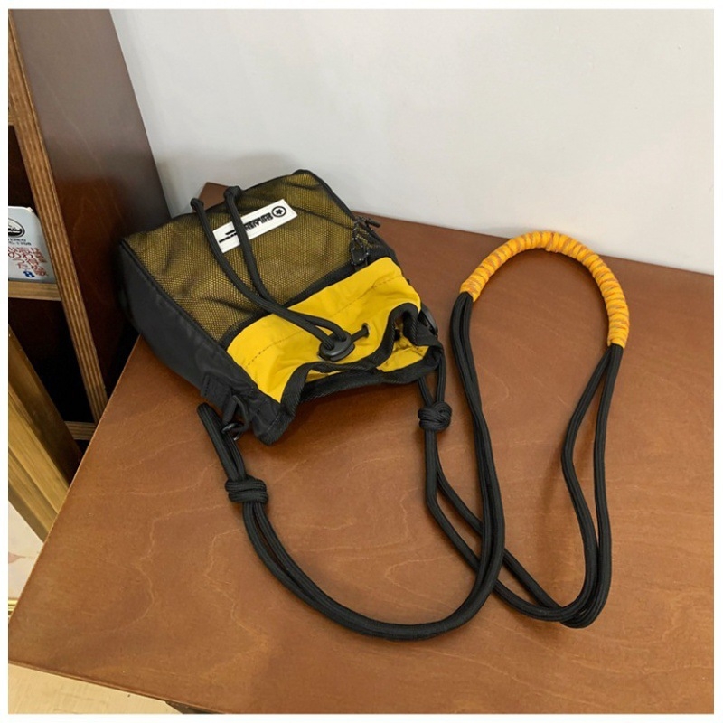Unisex τσαντα crossbody από νάιλον με κλείσιμο κορδονιού, ελαφρύ, φόδρα από νάιλον, μοτίβο γραμμάτων
