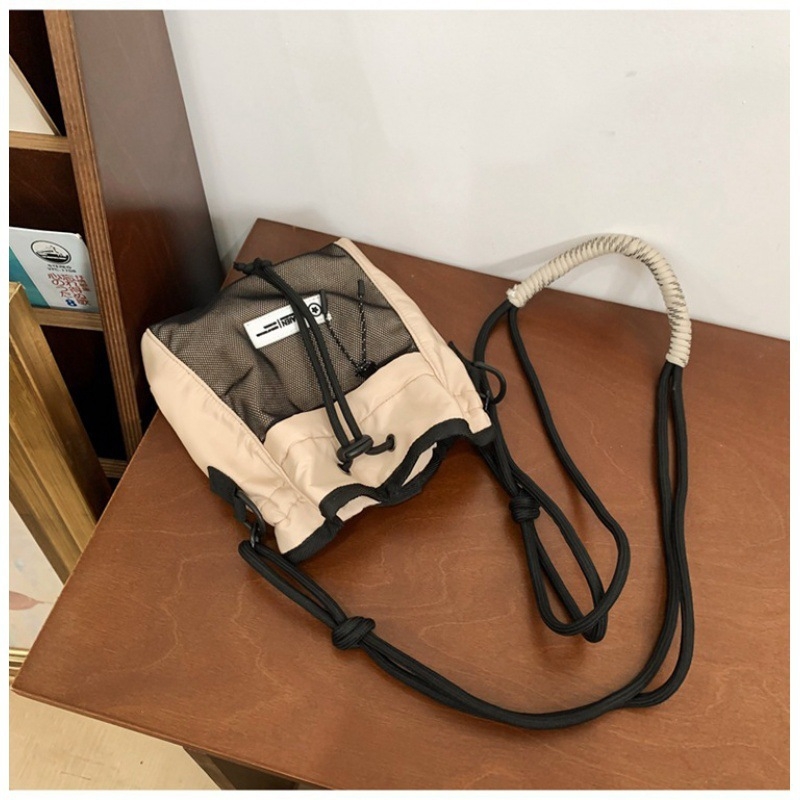 Unisex τσαντα crossbody από νάιλον με κλείσιμο κορδονιού, ελαφρύ, φόδρα από νάιλον, μοτίβο γραμμάτων