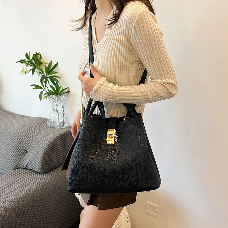 Τσάντα Tote από PU με κλείσιμο με λουκέτο, στυλ street-trend, οριζόντιο τετράγωνο σχήμα, χωρίς επένδυση