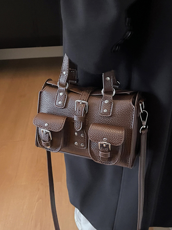 Γυναικεία τσάντα crossbody από PU δέρμα, τετράγωνο σχήμα, μαγνητικό κλείσιμο, εσωτερική τσέπη με φερμουάρ και θήκη για κινητό, φθινόπωρο 2025